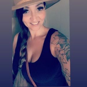 Meet your Posher, Candice